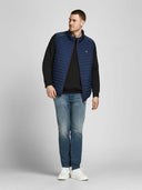 132939803_replace-jackjones-12182567-basic-crewblack_3_p.jpg