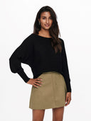 136133080_replace-only-15226298-adelineblack.jpg