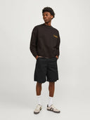 140229604_pe-2024-jackjones-12232118-carpenter-shortblack_3_p.jpg