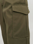 141096396_pe-2024-jackjones-olive-night_5_p.jpg