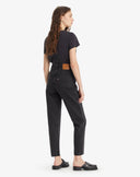 141544536_pe-2024-levis-a3506-0006-80s-momnot-to-interrupt_3_p.jpg