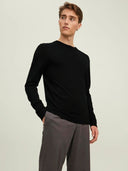 142763422_ai-2024-jackjones-12216817-merino-crewblack.jpg