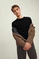 142763422_ai-2024-jackjones-12216817-merino-crewblack_3_p.jpg