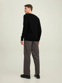 142763422_ai-2024-jackjones-12216817-merino-crewblack_4_p.jpg