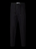 143439242_pe-2024-selected-16093546-slh180-relaxed-croppedblack.jpg