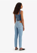 143659016_ai-2024-levis-19887-0319-boyfriendcool-friend_2_p.jpg
