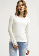 147571144_replace-only-15113356-geenawhite.jpg