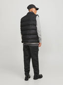149041253_pe-2024-jackjones-black_3_p.jpg
