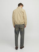 149917565_pe-2024-jackjones-premium-12251730-blurudyfield-of-rye_6_p.jpg