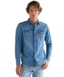20027603_pe-2026-wrangler-112378393light-wash.jpg