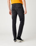 20630600_pe-2025-wrangler-112141216-larstonblack_1_p.jpg