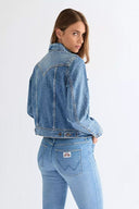 20768468_pe-2026-wrangler-112378319blue-bird_2_p.jpg