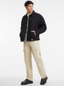 21486229_pe-2025-guess-jeans-m4bn38-d5ek2-tucker-overgjbb-naveena-black_4_p.jpg