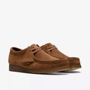21521579_pe-2026-clarks-wallabee-26188317coca-cola_1_p.jpg