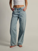 21882981_pe-2026-levis-a3494-0036-baggy-dadfan-flare.jpg