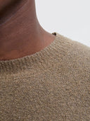 21924811_ai-2025-jackjones-12287968-maverick-knit-crewbrindle_1_p.jpg