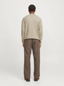 24338376_ai-2025-jackjones-12268210-emil-knit-polooatmeal_5_p.jpg