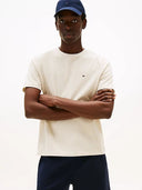 24419599_ai-2025-tommy-hilfiger-mw0mw39995-ess-seasacg-newsprint.jpg