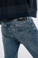 24511256_ai-2025-gas-jeans-albert-plus-61mm35145_2030159-stone-wash_3_p.jpg