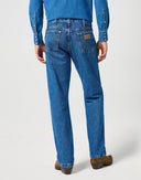 25305674_ai-2025-wrangler-112358496-original-reg-bootcut13mwz-stonewashed_2_p.jpg