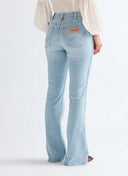25349288_pe-2026-wrangler-112378282-montanacourt-teal_4_p.jpg