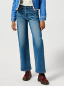 26532611_pe-2025-wrangler-112356418-loose-straightrhianon.jpg