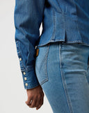 27337109_ai-2025-wrangler-112370782-peplumlight-hand_2_p.jpg
