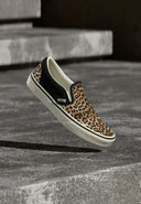 28334475_pe-2026-vans-classic-slip-on-vn000ed2yy61-black-leiopard_3_p.jpg
