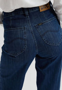 29713454_pe-2026-lee-112376791-stella-l33holding-tight_4_p.jpg