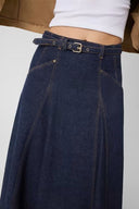 6537520_ai-2026-guess-w6yd03-d1348tcdl_2_p.jpg