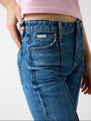 7012049_pe-2026-guess-jeans-w6ra0r-d6334-gvmu_3_p.jpg