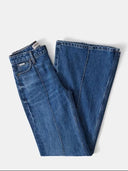 7012049_pe-2026-guess-jeans-w6ra0r-d6334-gvmu_4_p.jpg