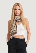 8115797_ai-2026-guess-aw5532-vis03-lta.jpg
