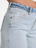 9075001_ai-2025-guess-jeans-w5ya0y-d5m56gjps_3_p.jpg